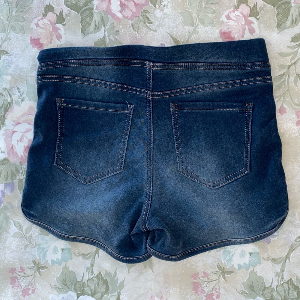 Shorts - Picture 2 of 2